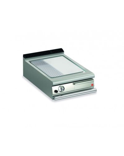 Baron Q90SFTT/G625 1 Burner Gas Fry Top With 2/3 Smooth 1/3 Ribbed Chrome Plate And Thermostat Control