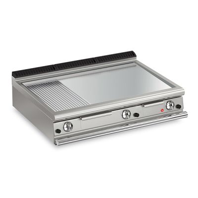 Baron Q90FTT/G1225 3 Burner Gas Fry Top With Smooth & Ribbed Chrome Plate And Thermostat Control